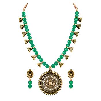 Green necklace-sets 2