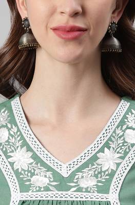 Green embroidered blended cotton cotton tops 5