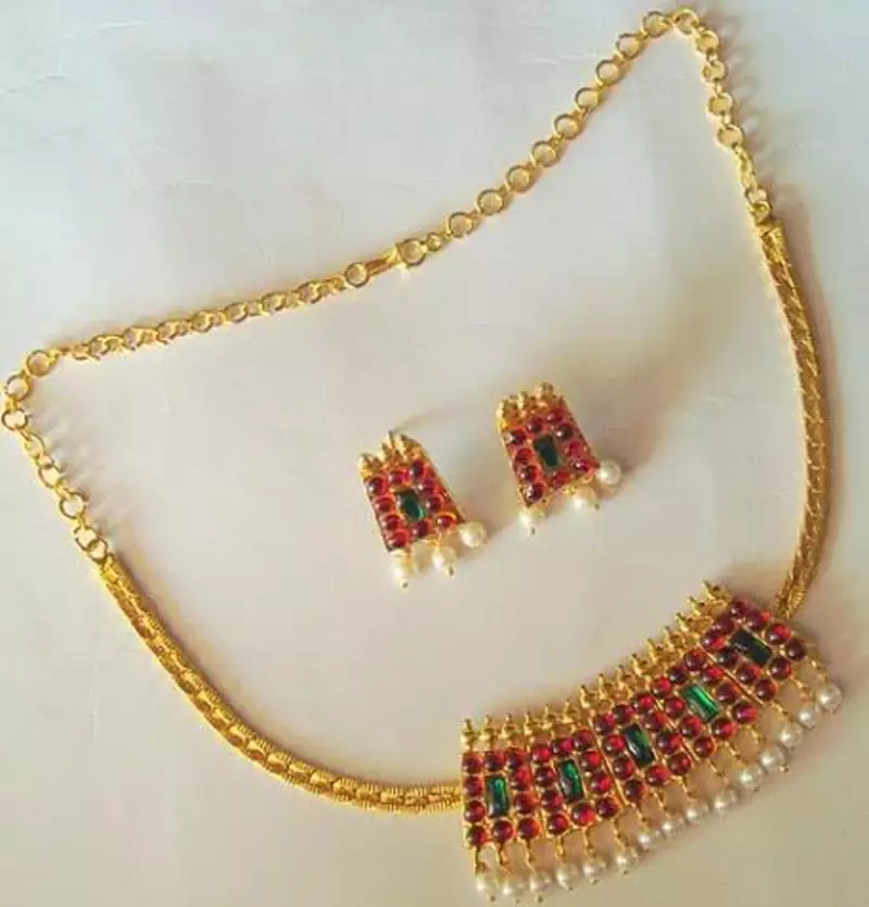 Beautiful Poothali Temple Necklace Set 