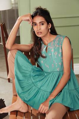 Green embroidered cotton party tops 1