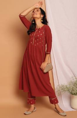 Maroon foilage print faux crepe salwar 1