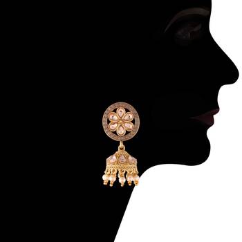 Grey beaded_jewellery Yellow Gold Alloy   Necklace   with Pair of Earring   Maang Tikka 4