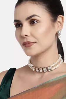 White beaded_jewellery Yellow Gold Alloy   Necklace   with Pair of Earring