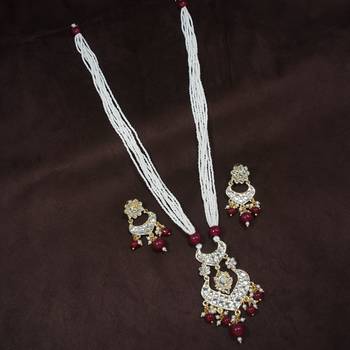 Maroon beaded_jewellery Yellow Gold Alloy   Necklace   with Pair of Earring 1