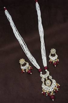 Maroon beaded_jewellery Yellow Gold Alloy   Necklace   with Pair of Earring