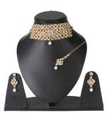 Gold Party Wear Crystal Choker Jewellery Necklace Set with Maang Tikka Earrings for Women