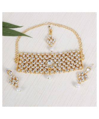 Gold Party Wear Crystal Choker Jewellery Necklace Set with Maang Tikka Earrings for Women 4