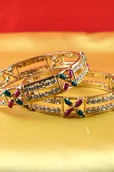 gold platted bangles size-2.6