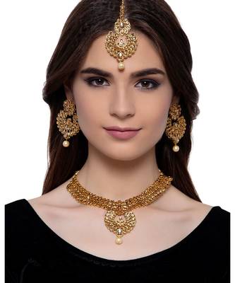 Gold gold plated Yellow Gold Alloy   Necklace   Pair Earring   Maangtika 1