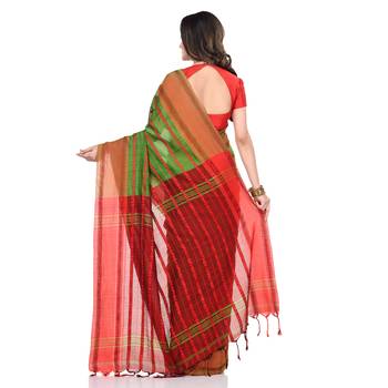 Green hand woven pure cotton saree with blouse 2