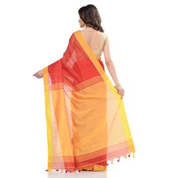 Red hand woven cotton saree with blouse 5