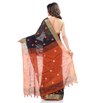 Black hand woven cotton saree with blouse 5