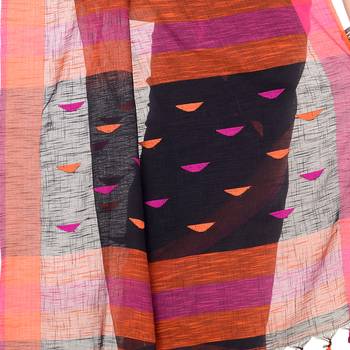 Black hand woven cotton saree with blouse 4