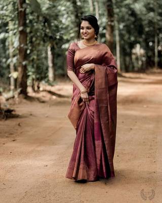 Maroon woven silk blend saree with blouse 6