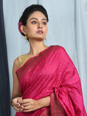Magenta zari woven Tanchoi silk saree 2