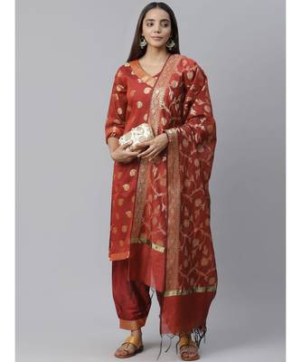 Maroon Banarasi Kurta Set with Zari meenakari Mughal Inspired weaving and Handloom dupatta 1
