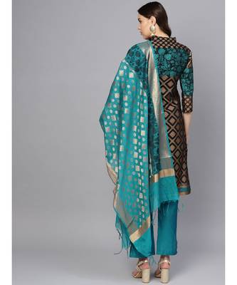 green Made-to-Measure Benarasi Kurta Set with Banarasi Handloom Dupatta and Pants 2