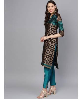 green Made-to-Measure Benarasi Kurta Set with Banarasi Handloom Dupatta and Pants 3