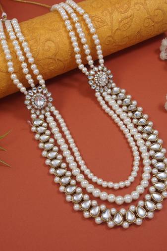 White beaded_jewellery Yellow Gold Alloy   Necklace