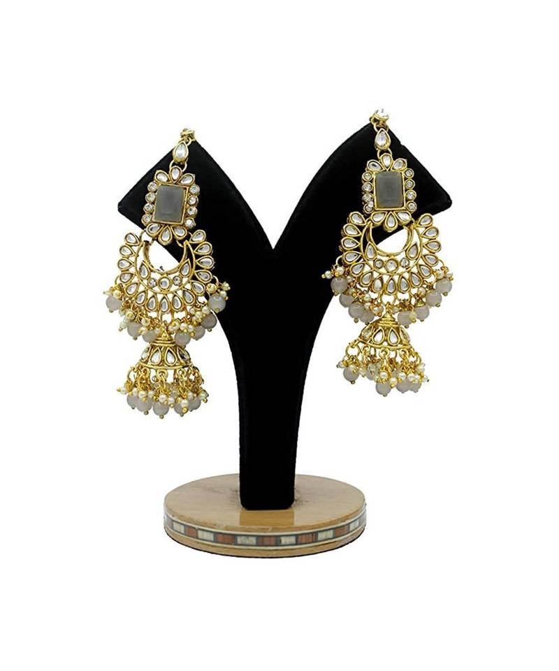 Grey kundan Yellow Gold Alloy   Necklace   Pair Earrings   Maang Tikka