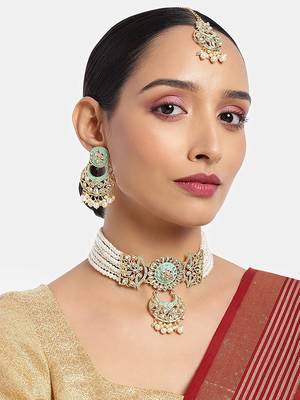 Green meenakari Yellow Gold Alloy   Necklace   Pair Earrings   Maang Tikka 1