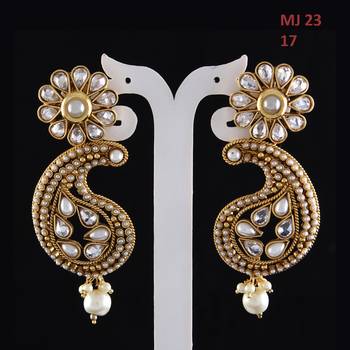 White gold plated antique gold Copper   Pair of Earrings 3