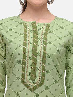 Green & White Color Block Printed Checked Kurta Set 4