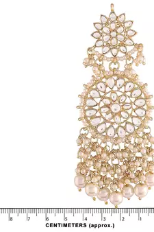 White kundan Yellow Gold Alloy Earrings