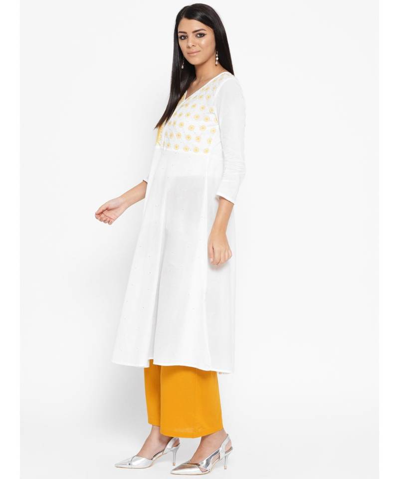 Ada Hand Embroidered White Cotton Lucknow Chikankari Women Kurta With Muqaish Work - A100054