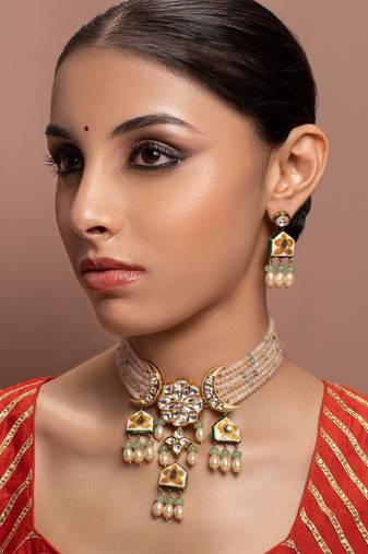 Cream kundan Yellow Gold Brass   Necklace &  Pair of Earring