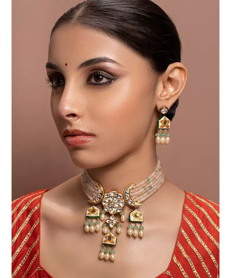 Cream kundan Yellow Gold Brass   Necklace &  Pair of Earring