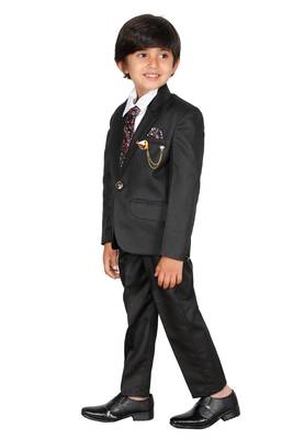 DKGF Boys 4-Piece Suit 3