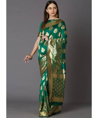 Green Soft Silk Woven DesignerTraditional Saree 1