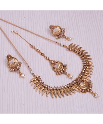 Gold plated Brass Alloy Necklace with Pair Earrings with Maang Tika 2