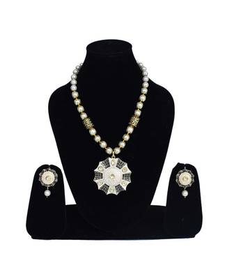 Gold gold plated Brass Alloy   Necklace with   Pair Earrings 1