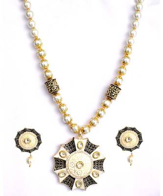 Gold gold plated Brass Alloy   Necklace with   Pair Earrings 2