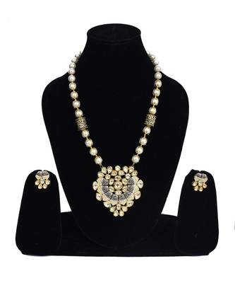 Gold plated Brass Alloy Necklace with   Pair Earrings 2