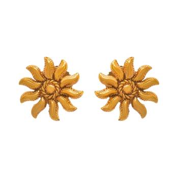 Gold earrings 1