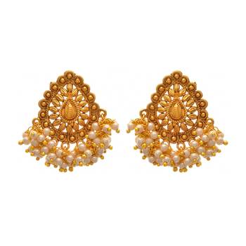 Gold pearl earrings 1