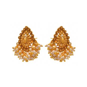 Gold pearl earrings 2