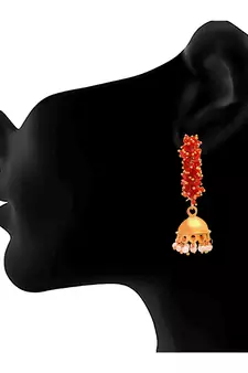 Gold pearl earrings
