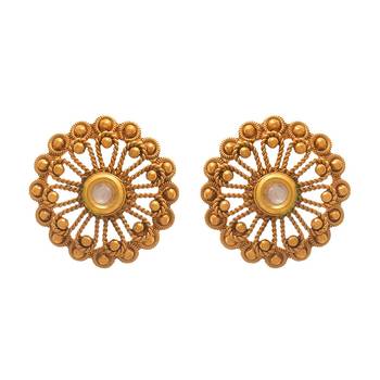 Gold earrings 1