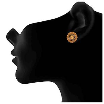Gold earrings 4