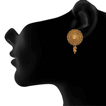 Gold earrings 4