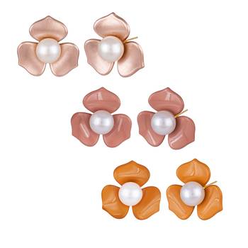 Gold pearl earrings 1