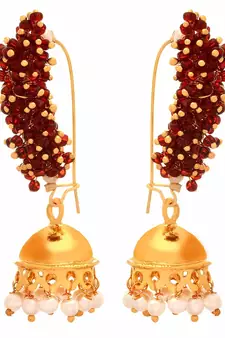 Gold pearl earrings