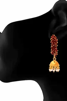 Gold pearl earrings