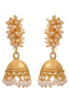 Gold pearl earrings