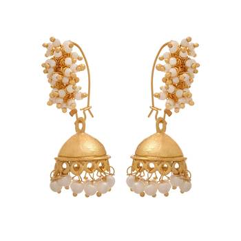 Gold pearl earrings 2