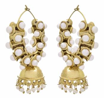 Gold pearl earrings 2